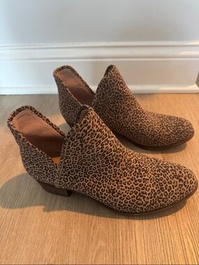Lucky Brand Leopard Print Cutout Ankle Booties - Brown